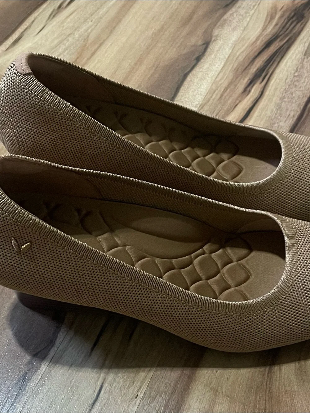 Vivaia Round Toe Wedge Pumps Tan Knit Sustainable Comfort Shoes Womens 39.5/8.5
